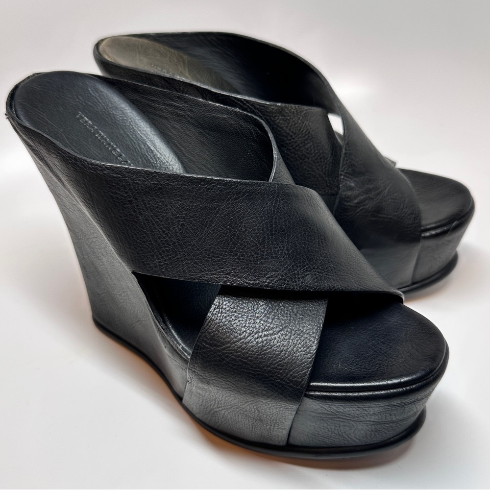 Vera Wang Lavender “Ramona” Wedge Shoes – Black Leather - Size 8